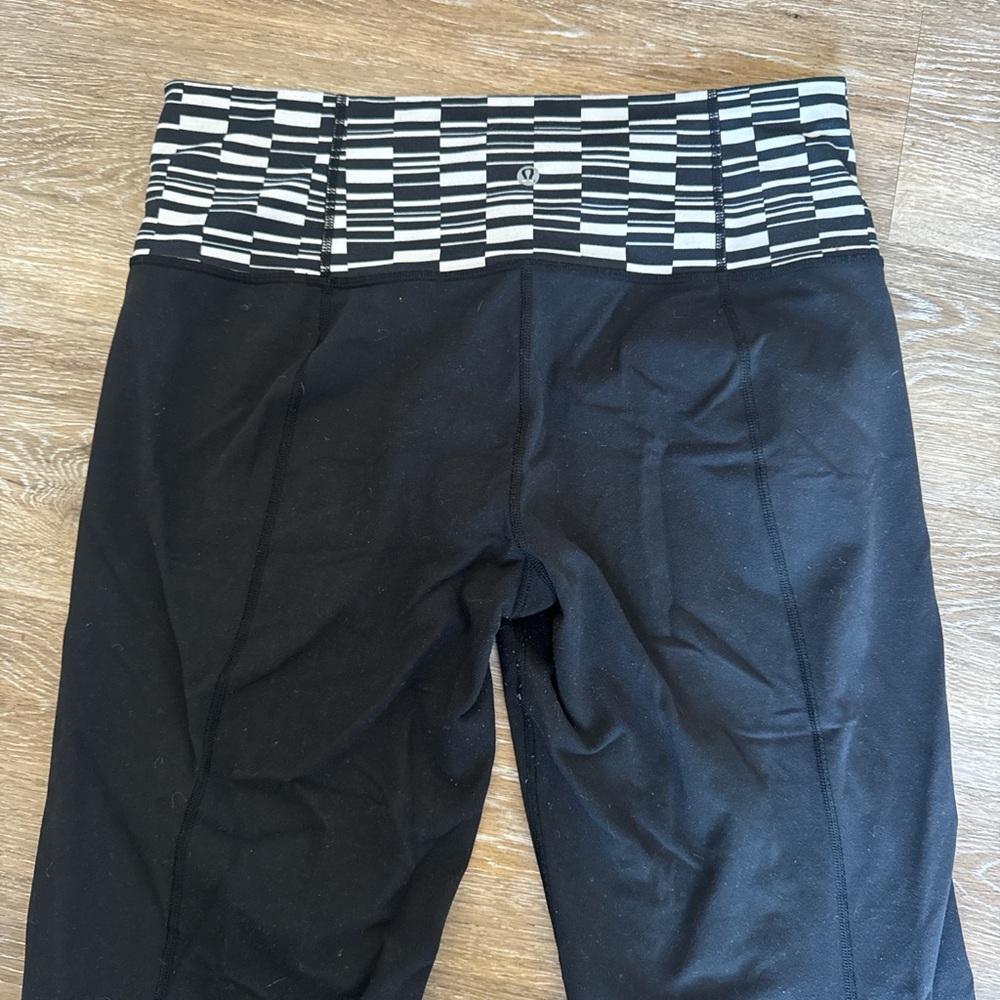 Lululemon Athletica Black Leggings with Geometric Waistband